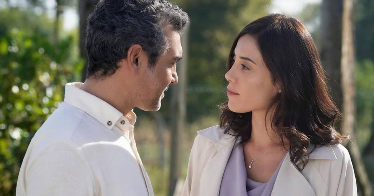 Cansu Dere y Caner Cindoruk protagonizan la telenovela 'Traicionada'