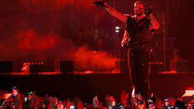 “Qué no vuelva por Latinoamérica”: Drake y su ‘aburrido’ show en el FEP es duramente criticado