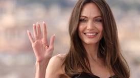 ¿Quién es Akala, el rapero británico que sería el nuevo amor de Angelina Jolie?