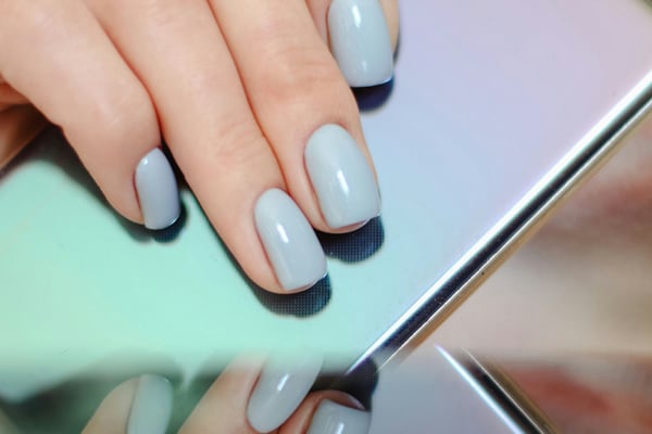¡Por fin algo diferente! Las ‘blue nails’ serán tendencia para primavera: 5 diseños más bonitos