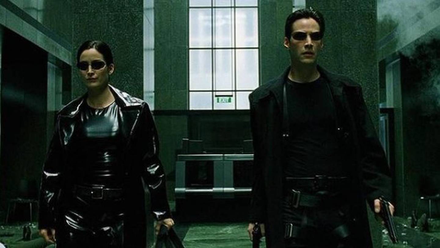 Unos 22 años han pasado desde el descomunal estreno de Matrix, la saga que cambió el cine y así se ven sus protagonistas.