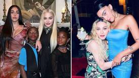“Parecen Morticia y Merlina Addams”, los looks de Madonna y su hija por los que se burlan