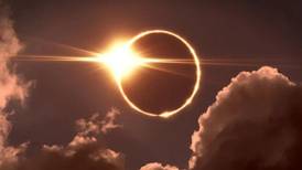 Qué no y que sí hacer en este eclipse solar 2024 para aprovechar su fuerza sanadora