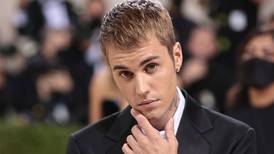 “La próxima vez aléjate”: tunden en redes a Justin Bieber por pedir oraciones para Israel usando foto de Gaza