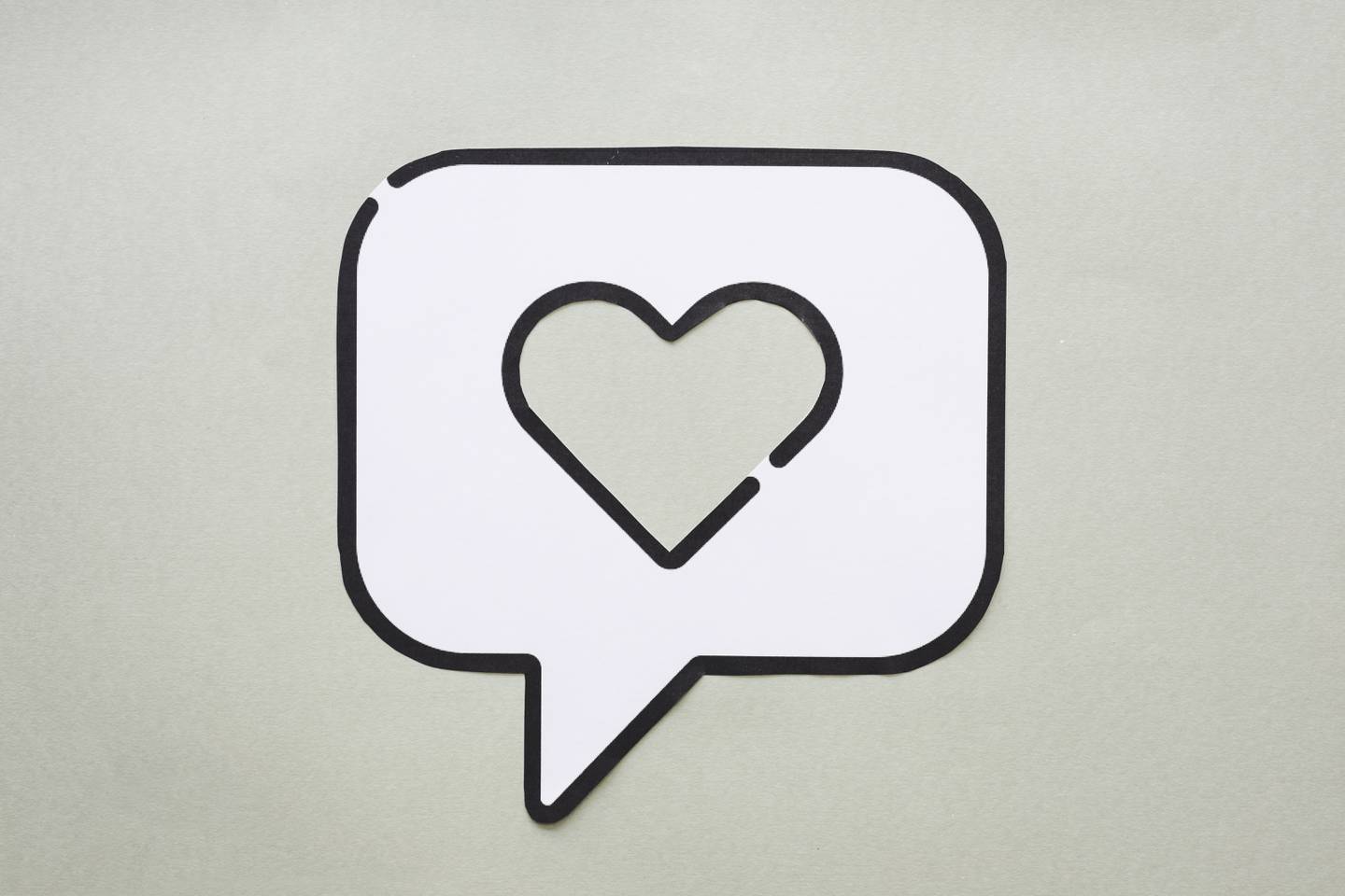 Emoji de corazón gris