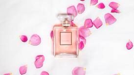 Los mejores perfumes para regalar a las mujeres, según la IA