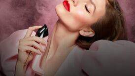 ¿Qué perfume de mujer le gusta a los hombres? 5 alternativas seductoras para mujeres de 40 años