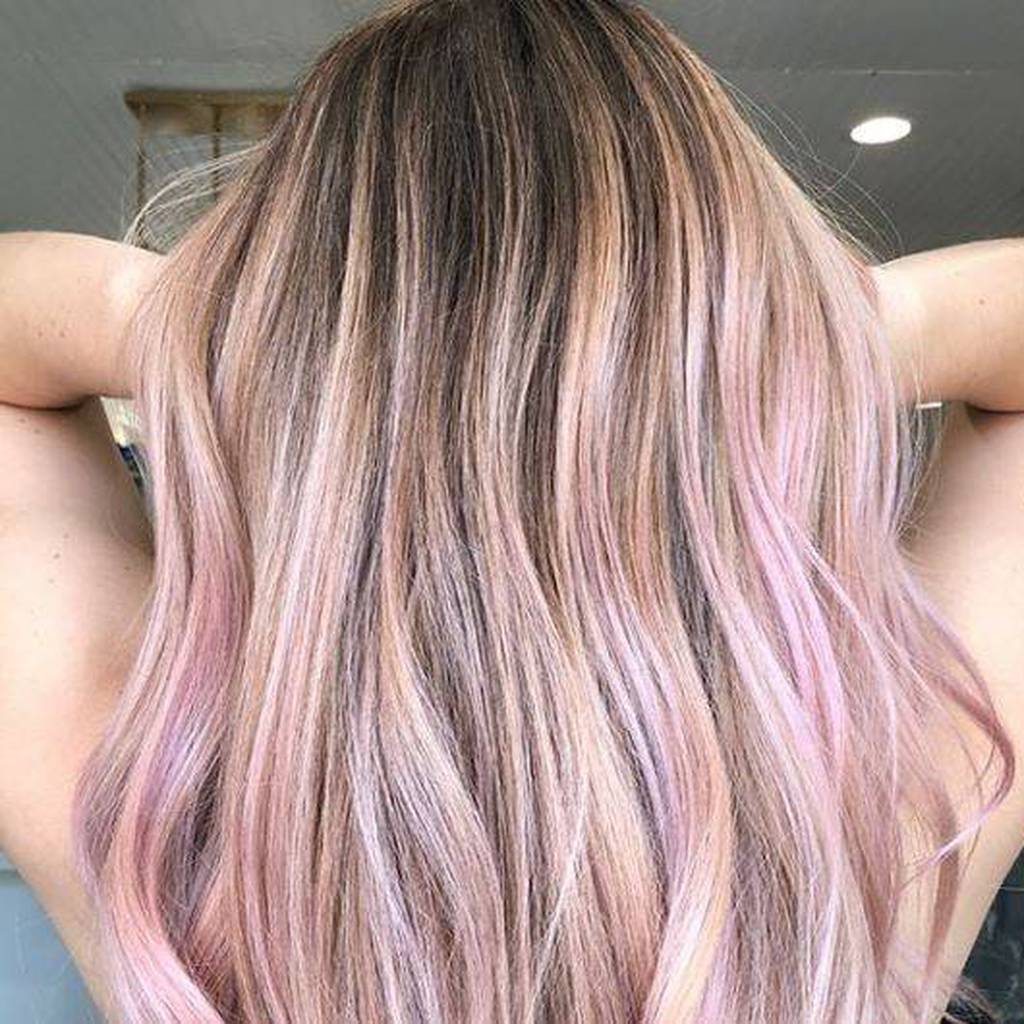 Balayage rosa: la nueva forma de teñir tu cabello en primavera