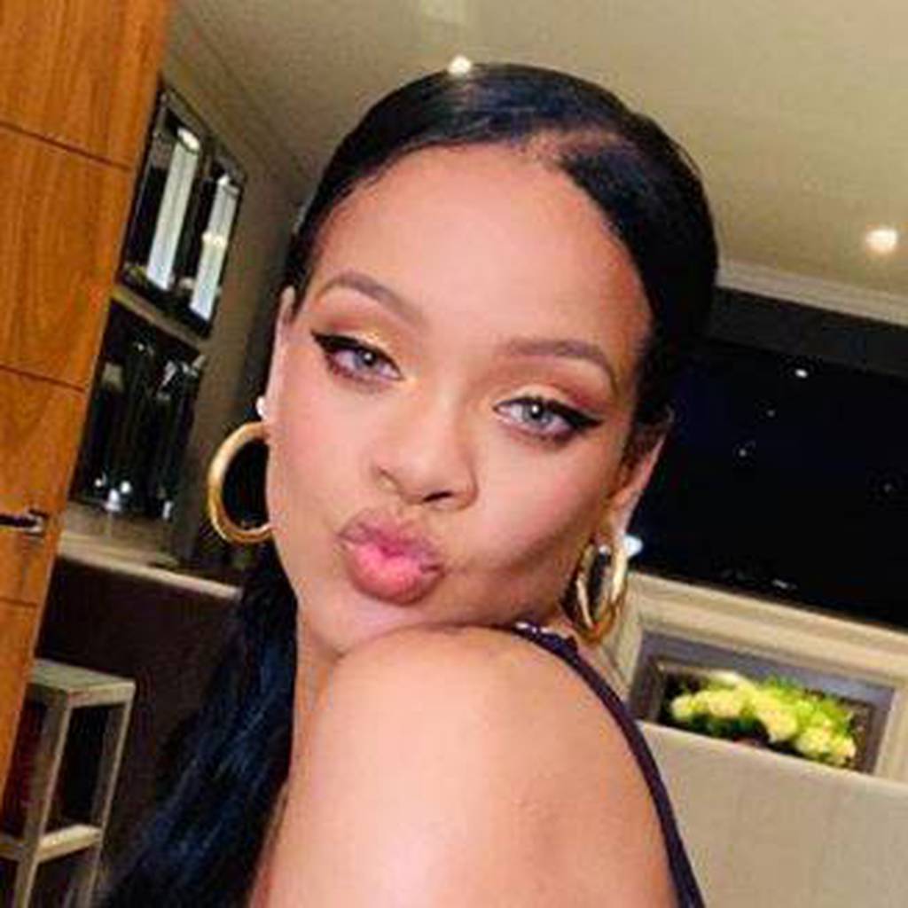 Fotos de Rihanna maquillaje