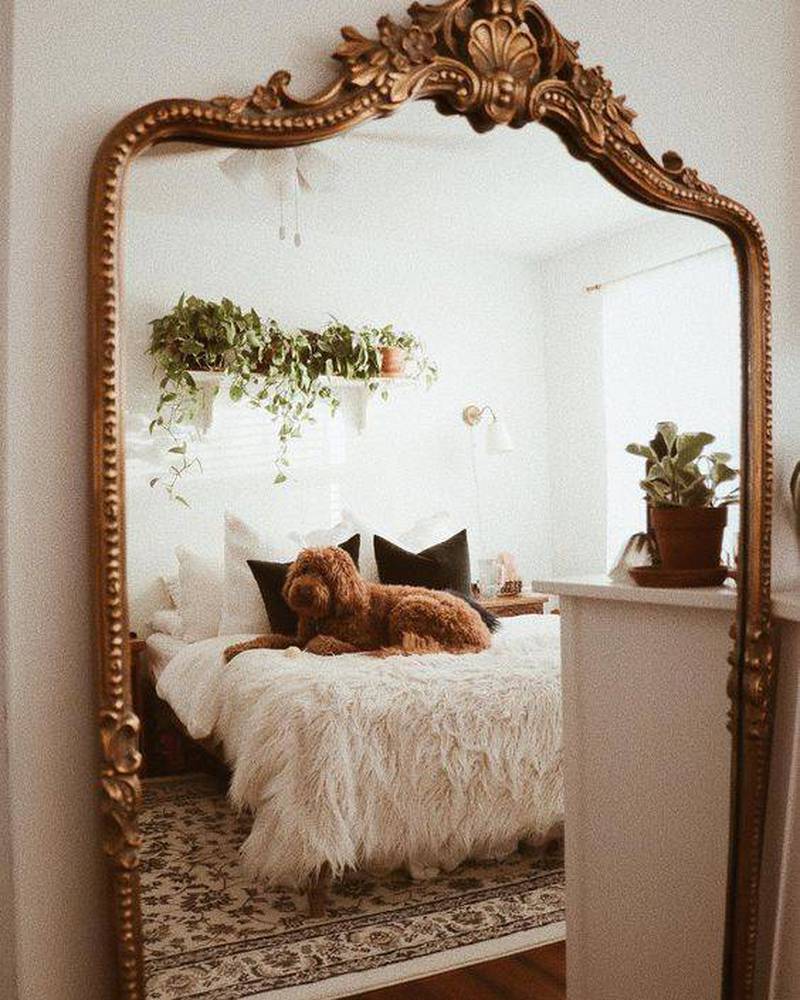 Estás decorando tu casa? Evita los espejos frente a la cama: Te