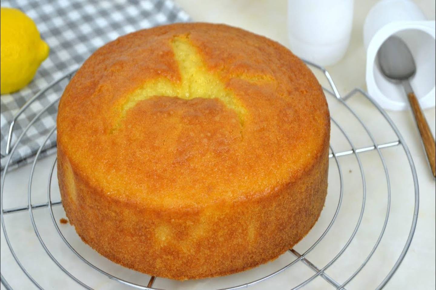 Yogurt cake: easy, fast, and that your guests will love 7