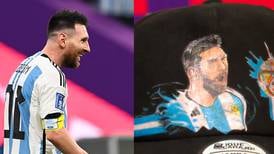 El momento en que Messi recibió una gorra de Latacunga tras pasar a la final del Mundial 2022