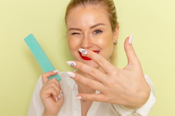 ¿Adiós manicura en acrílico? Las uñas soft gel son la nueva alternativa y con mayores beneficios