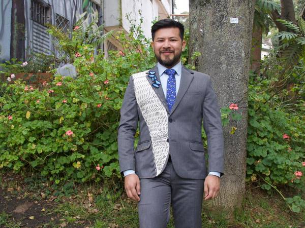 El congresista Andrés Cancimance muestra por qué usar moda revoluciona la política en Colombia