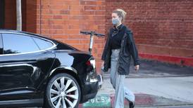 Elon Musk regaló este auto a Amber Heard, la ex de Johnny Depp: su costo es de 80 mil dólares