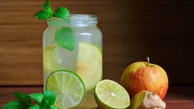 Esta es la receta del jugo natural de limón y jengibre que te va a ayudar contra la hipertensión