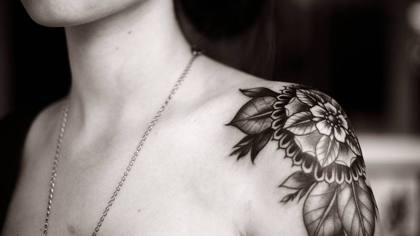 Hermosos tatuajes para ocultar las molestas estrías – Nueva Mujer