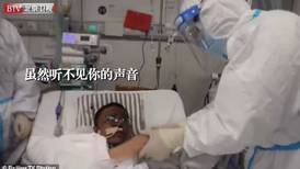 Superaron el coronavirus pero quedaron irreconocibles: el extraño cambio en el color de la piel de médicos sobrevivientes de Wuhan