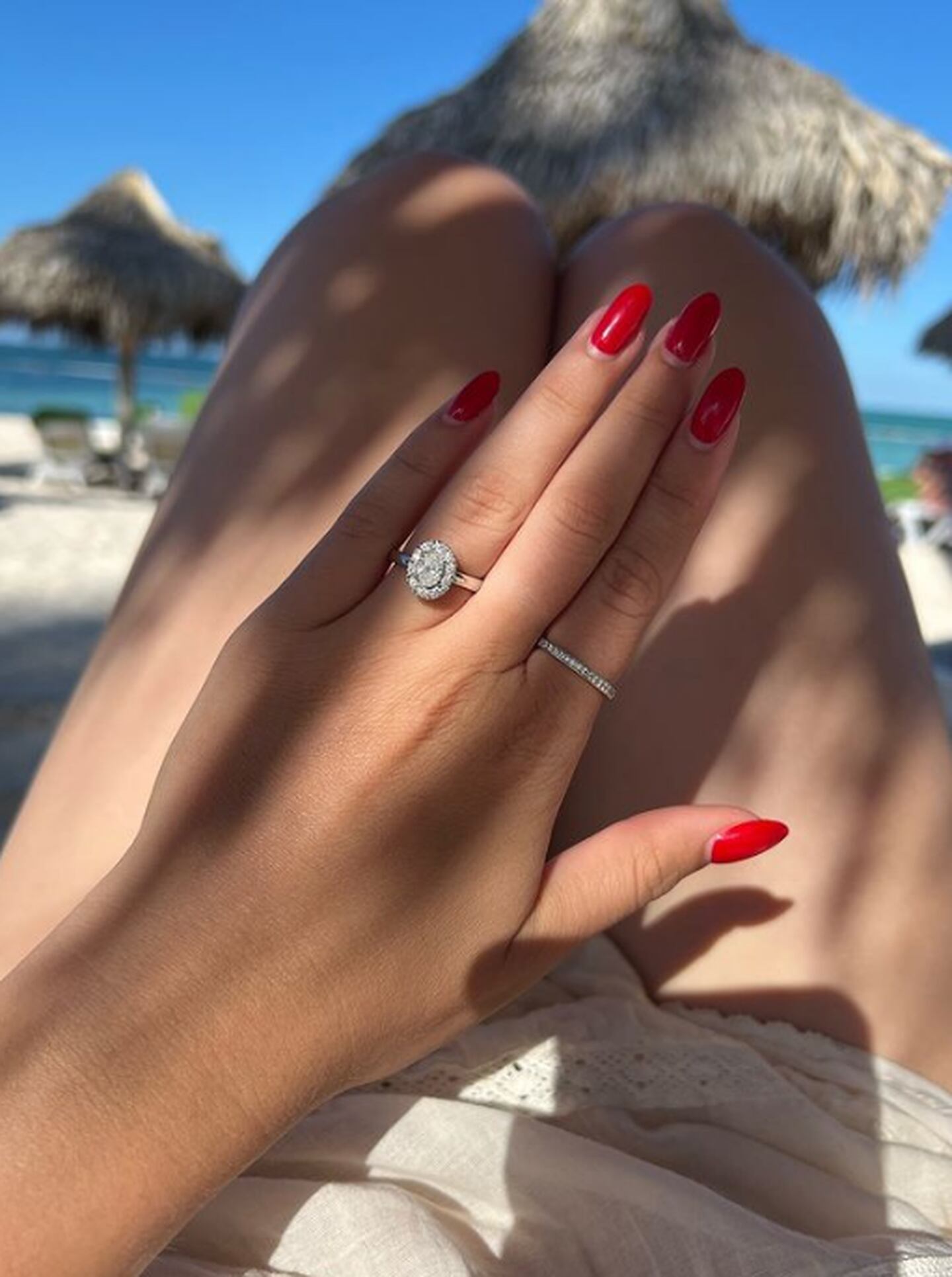 Belén Soto mostró el anillo con que le pidieron matrimonio