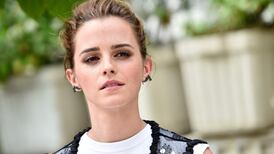 ¡Atrevida y elegante! Emma Watson enseñó a usar un look de piezas lenceras sin verte ‘vulgar’ 