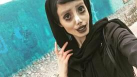 Conectada a ventilador mecánico: estrella de Instagram ‘Angelina Jolie Zombie’ está grave tras contraer coronavirus en cárcel iraní