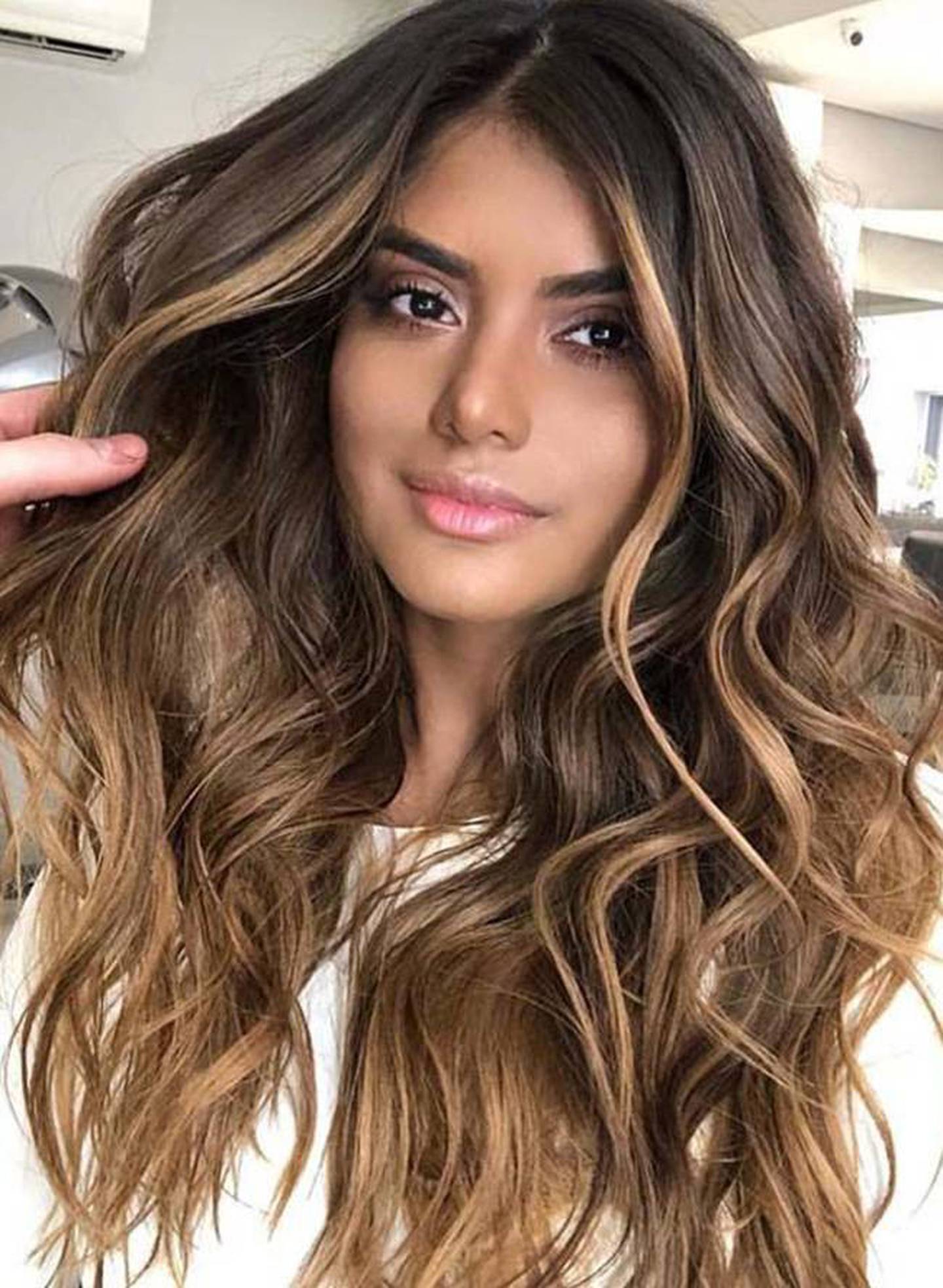 Las nuevas mechas en tendencia que son ideales para iluminar el cabello