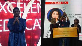 Lucila Suárez es condecorada como la mejor maestra de Ecuador: estos son los premios que recibió