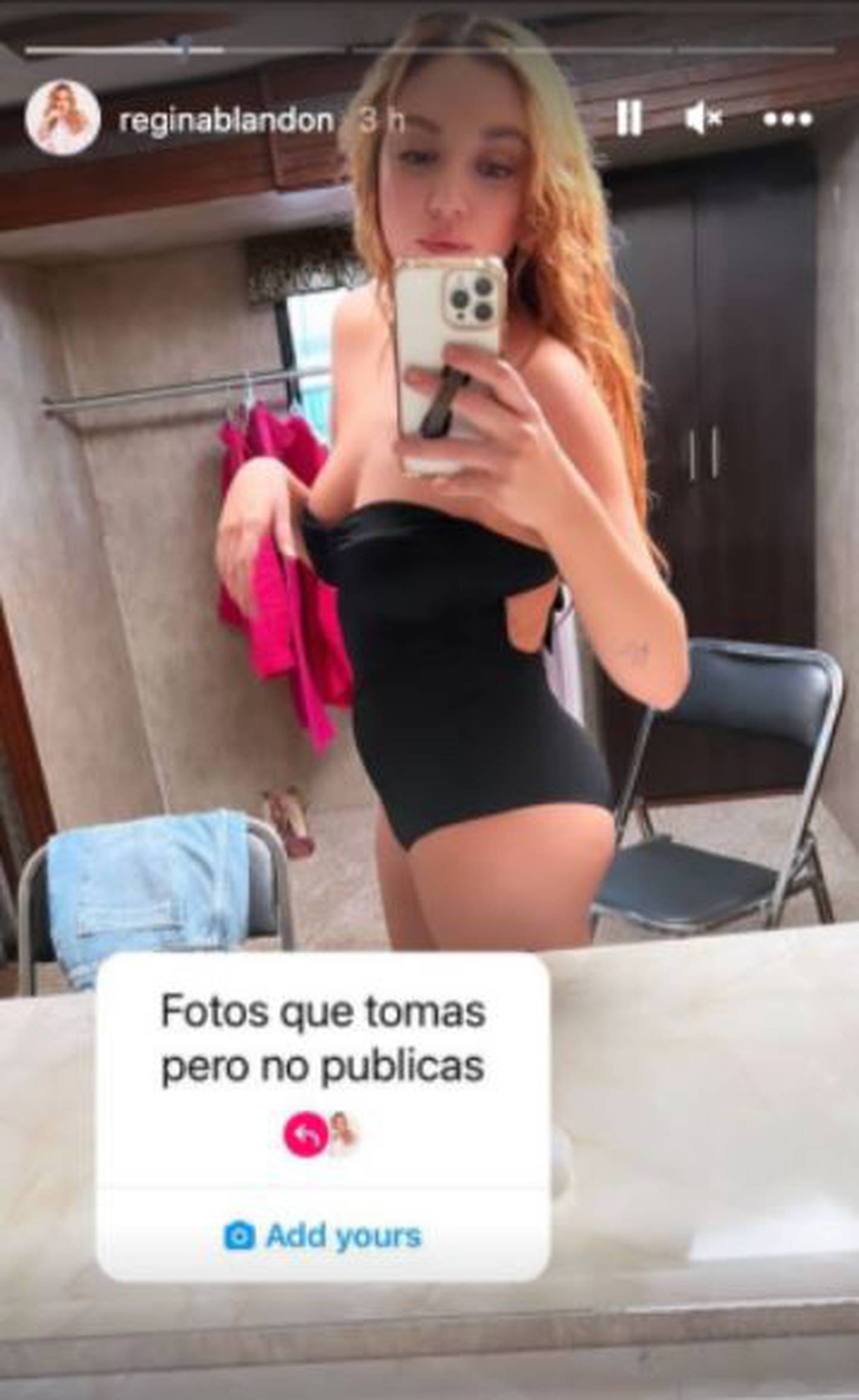 Regina Blandón posa en traje de baño
