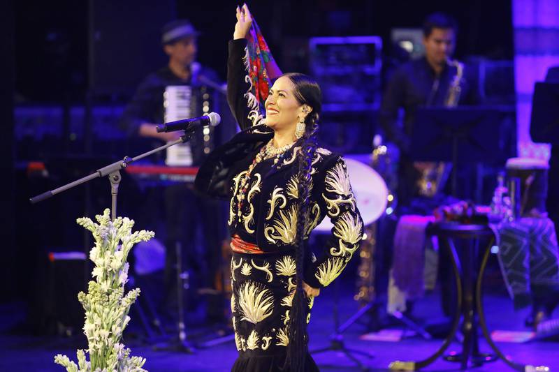 La antropóloga, cantante y compositora ganadora de 6 Premios Latin Grammy y 1 Premio Grammy presenta una propuesta en directo desde el Palacio de Bellas Artes.