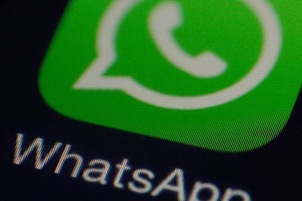 ¿Quieres activar el “modo fresa” en WhatsApp? Estos son los pasos para poder aplicarlo