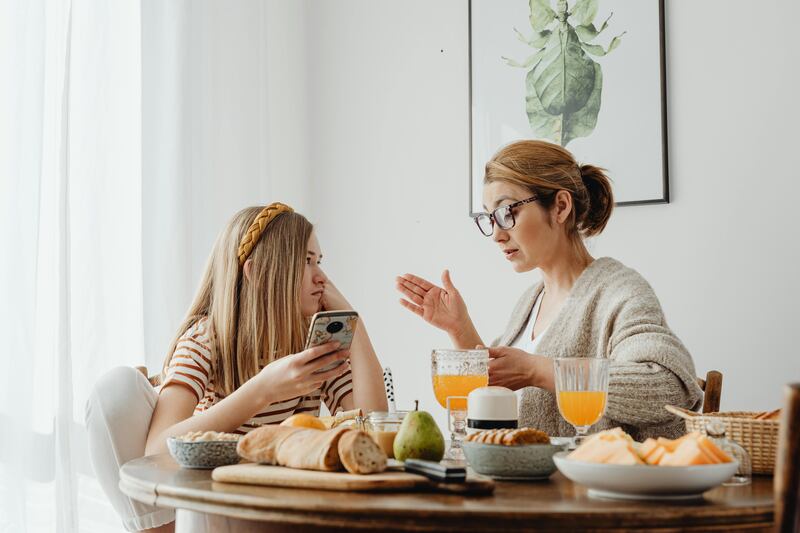 ¿Cómo sobrevivir a un hijo adolescente?