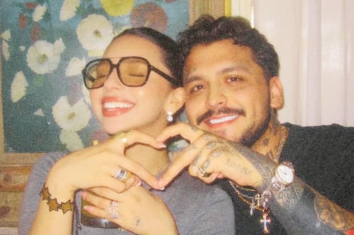 ¿Exhibió a Ángela? La atrevida foto que Christian Nodal publicó de su esposa y enloqueció a las redes