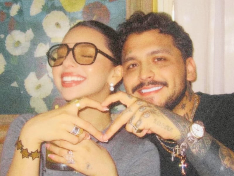 ¿Exhibió a Ángela? La atrevida foto que Christian Nodal publicó de su esposa y enloqueció a las redes