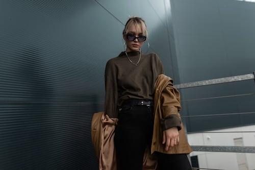 Cuello tortuga: la prenda inteligente que combate el frío y eleva tu estilo en invierno