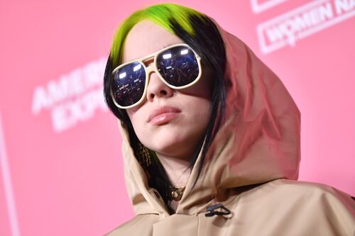 Billie Eilish: una historia de éxito que se debate entre la oscuridad y el brillo del pop