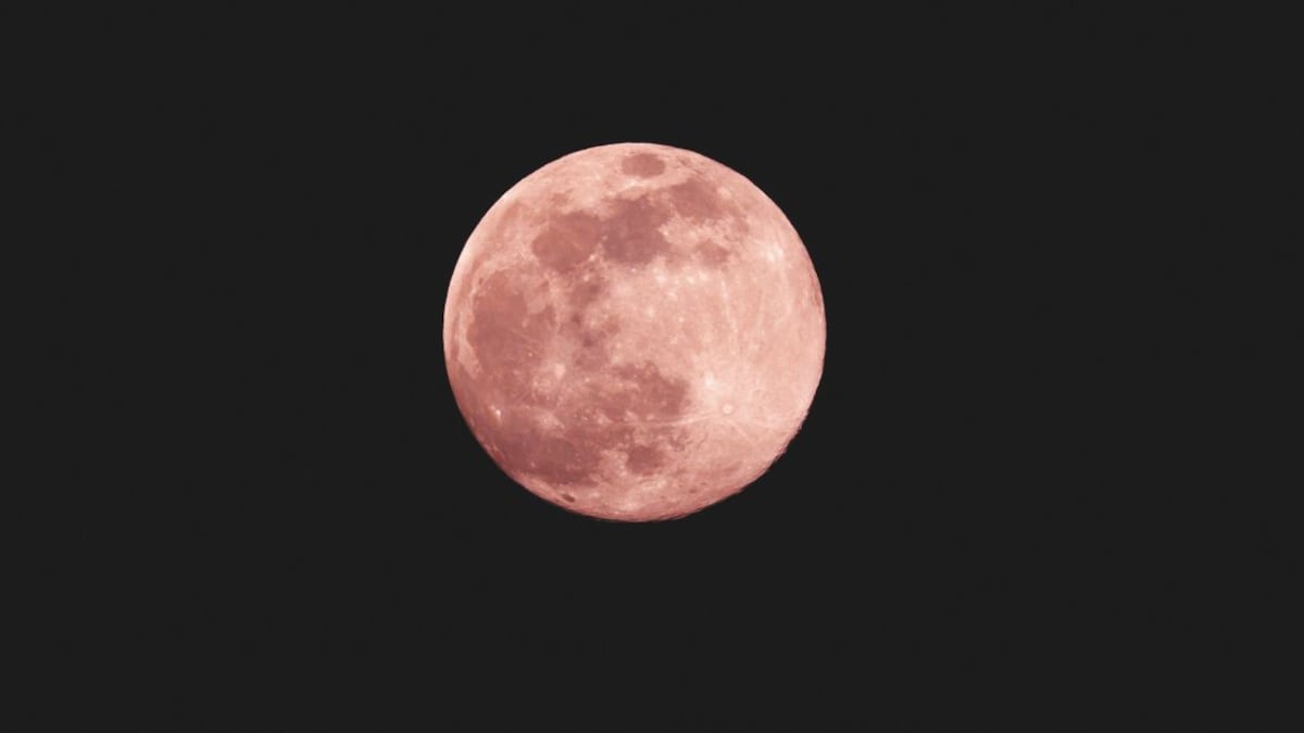 La luna rosa no es más que la luna llena de abril