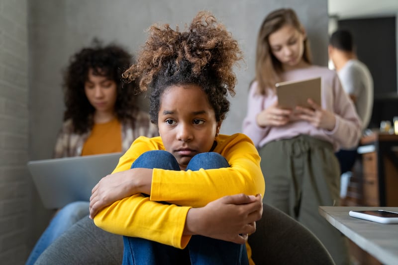 El impacto del estrés al trabajar y criar hijos