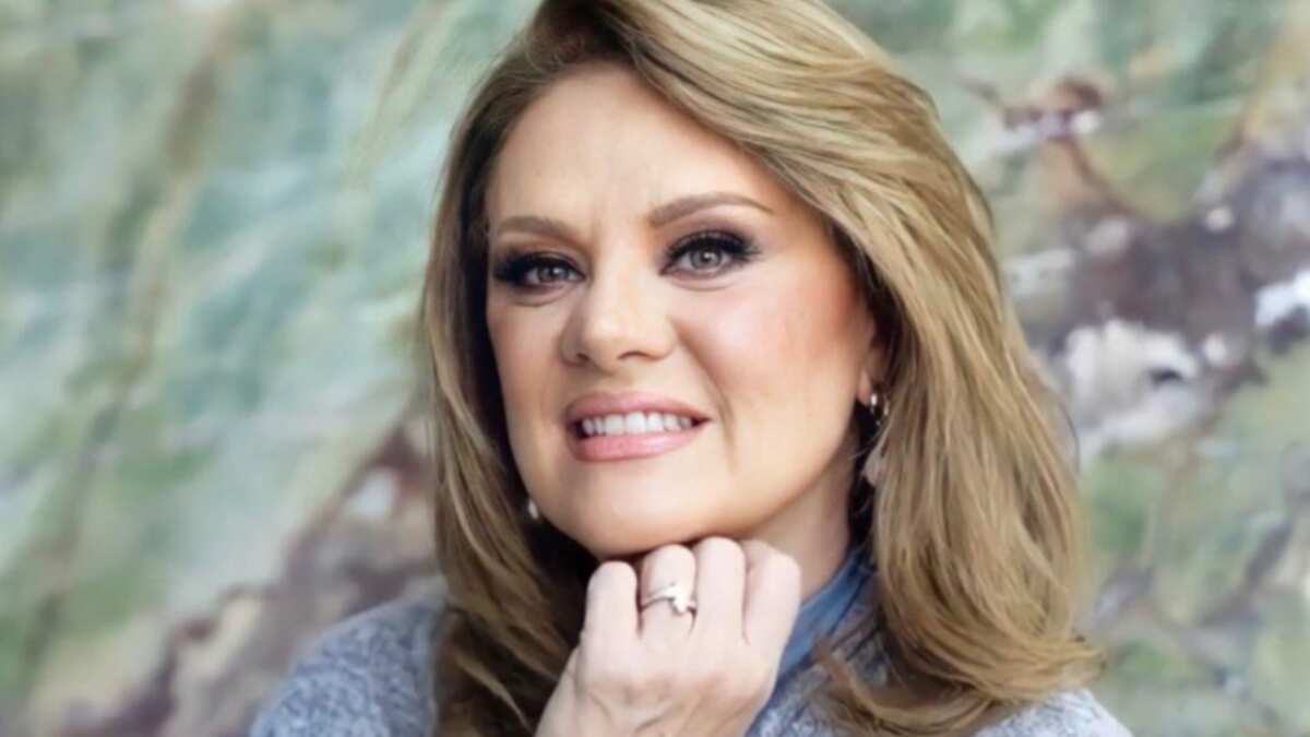 Erika Buenfil compartió con sus seguidores el procedimiento al que se sometió para eliminar la papada.