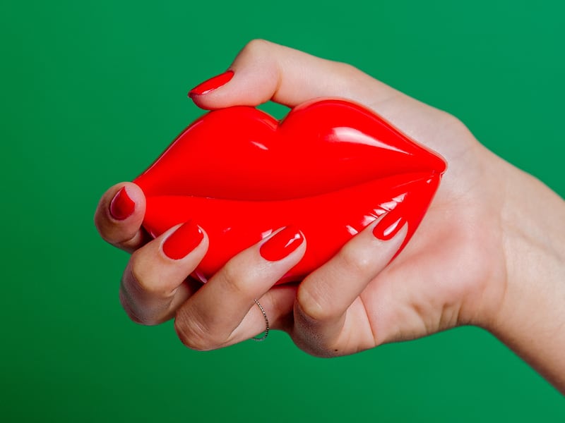 ¿Adiós ojo de gato? Las uñas de pez serán la tendencia de la temporada: todas las quieren