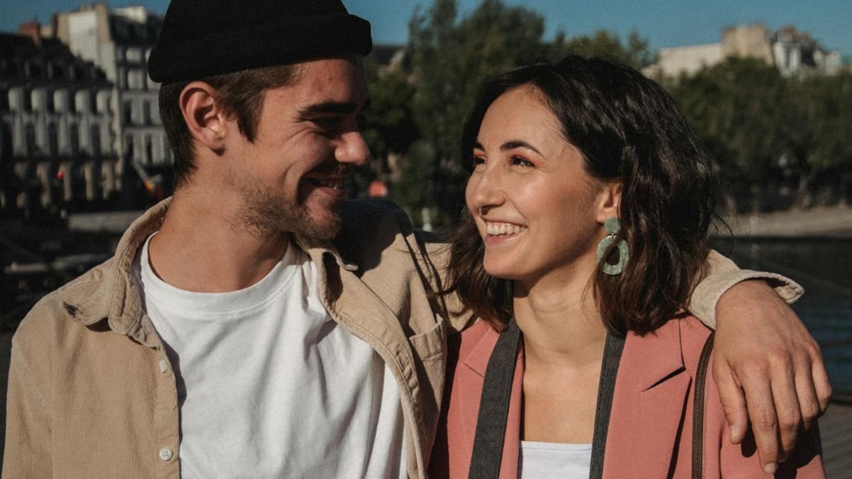 Un hombre puede decirle a una mujer que piensa en ella cuando la extraña