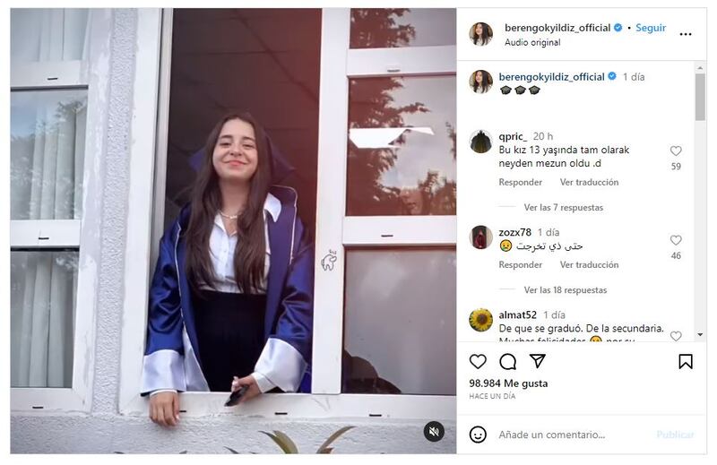 Beren Gökyıldız se graduó recientemente de la escuela y sorprendió su crecimiento
