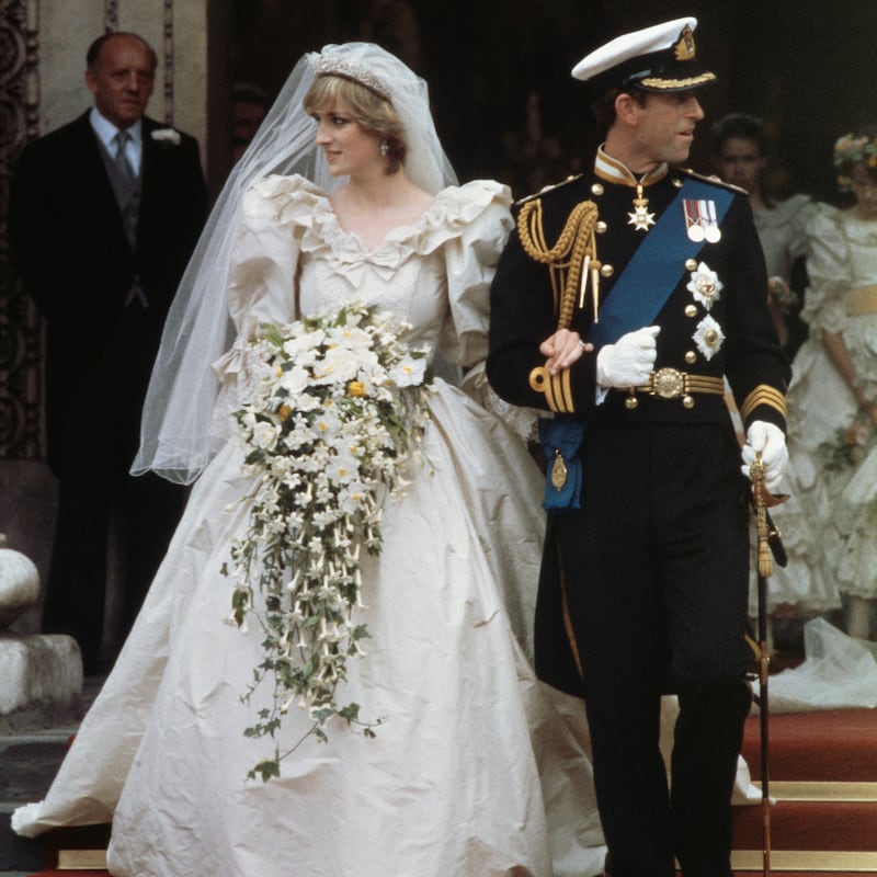 Príncipe Carlos y Princesa Diana se casaron en 1981 y gastaron $48 millones.