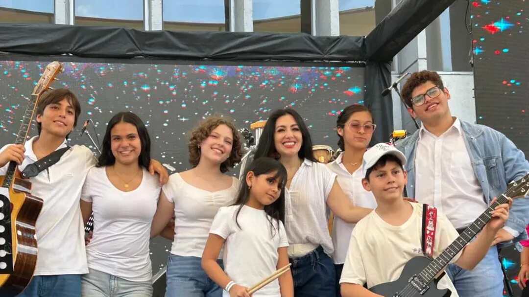 Hija de Úrsula Strenge en la academia de Pamela Cortés.