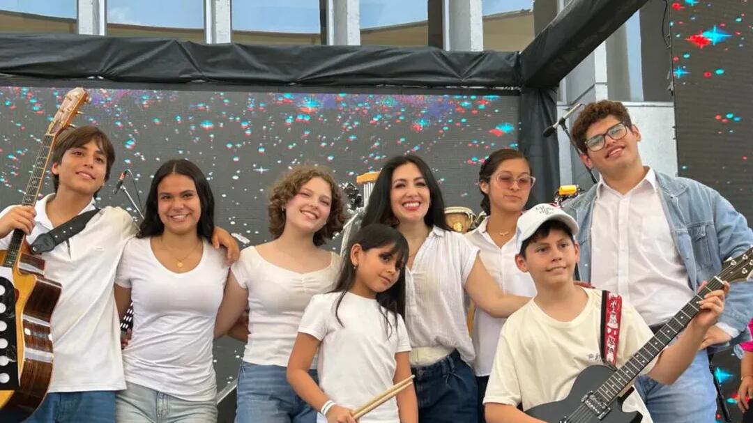 Hija de Úrsula Strenge en la academia de Pamela Cortés.