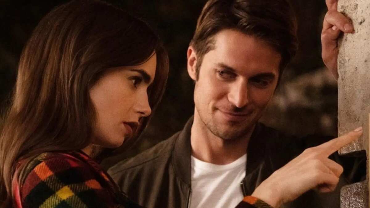 Emily in Paris emily y gabriel