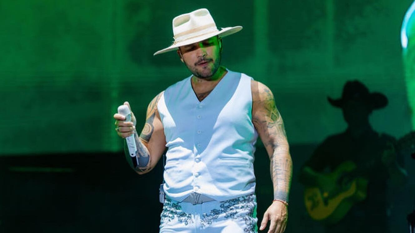 El cantante Jessi Uribe pidió disculpas por la avalancha de mensajes y llamadas que está recibiendo la mujer