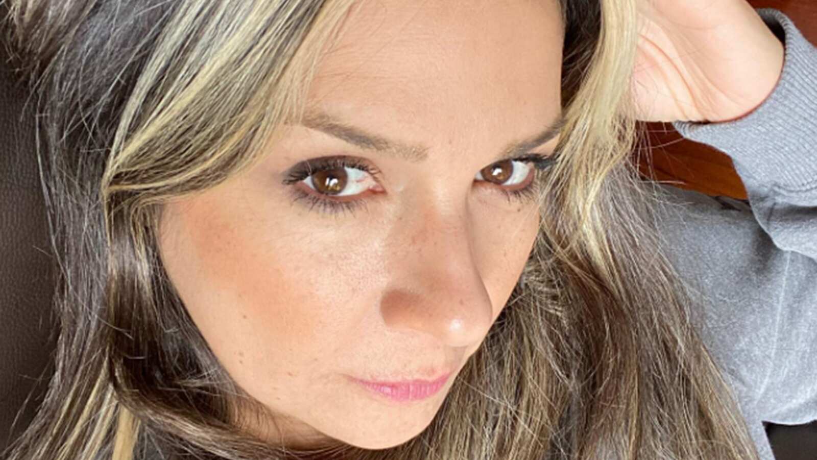 Vicky Dávila asustó a sus seguidores con recuerdo de su padre.