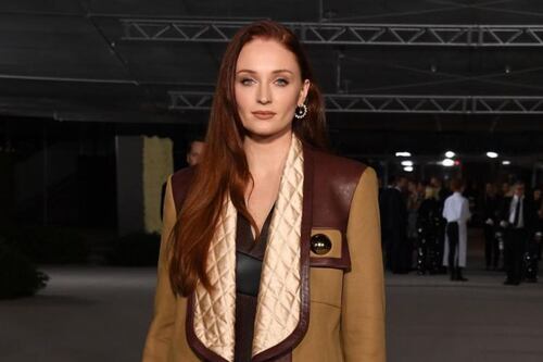 Sophie Turner dijo que está “buscando algo fresco y divertido” en un anuncio en medio del divorcio de Joe Jonas