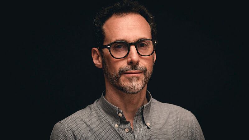 Gabriel Ripstein es el director, escritor y showrunner de 'Mentiras'