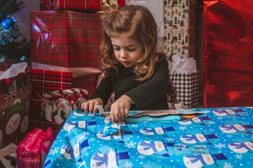 La regla a seguir con los regalos de los hijos en Navidad: mantiene la ilusión con límites